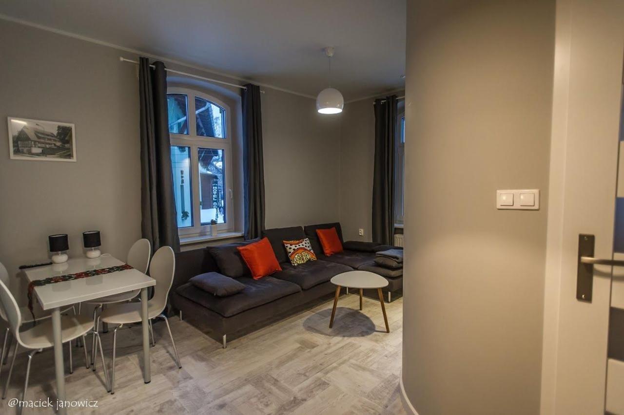 Apart-Invest Apartament Wiwi 2 ชกลาร์สกา ปอเรมบา ภายนอก รูปภาพ
