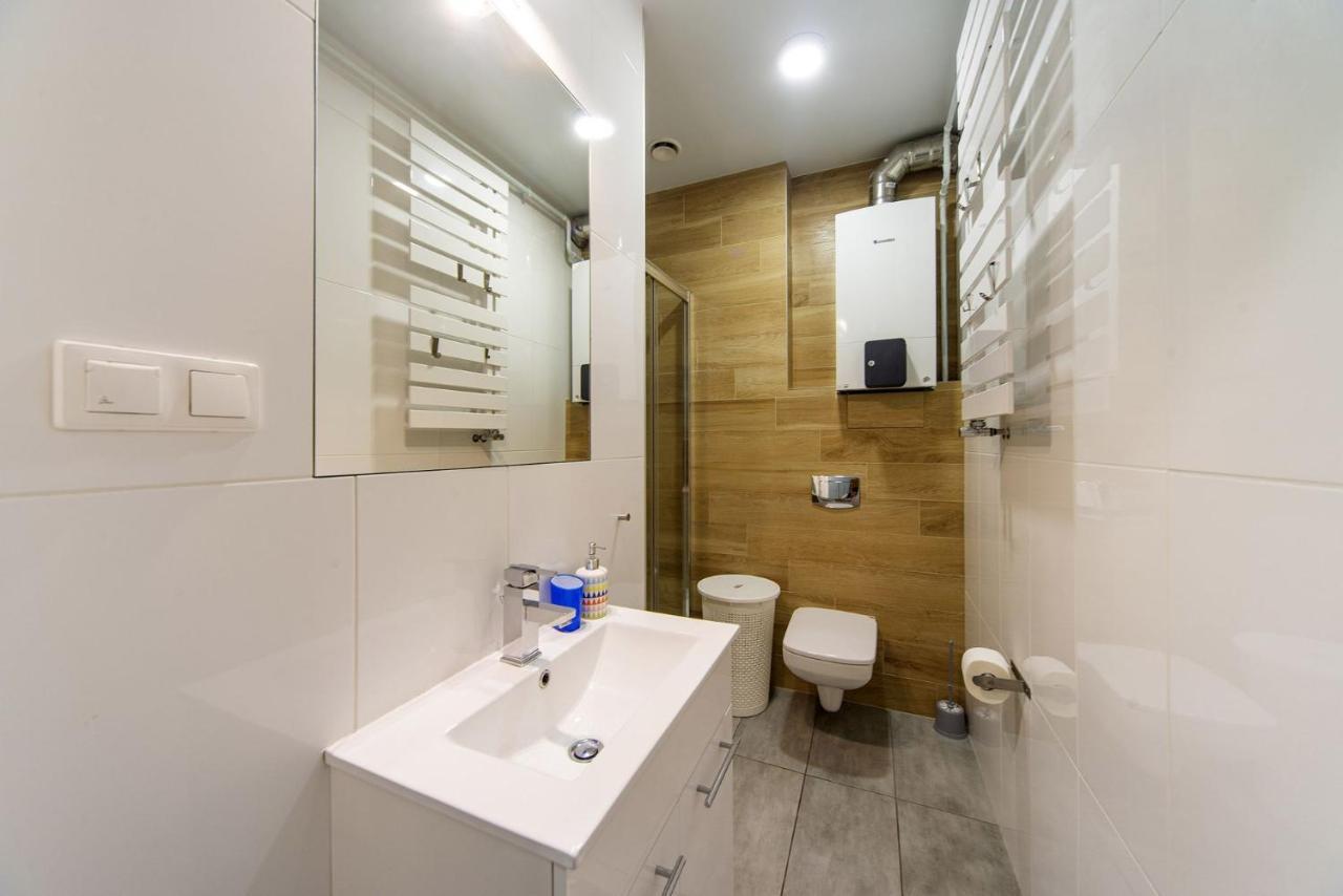 Apart-Invest Apartament Wiwi 2 ชกลาร์สกา ปอเรมบา ภายนอก รูปภาพ